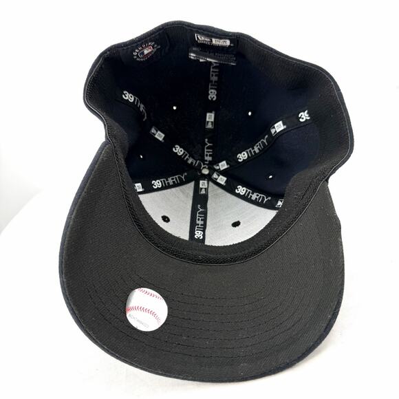 Men New Era New York Yankees MLB Navy Blue SMALL/MEDIUM 39Thirty Flex Fit Hat Cap